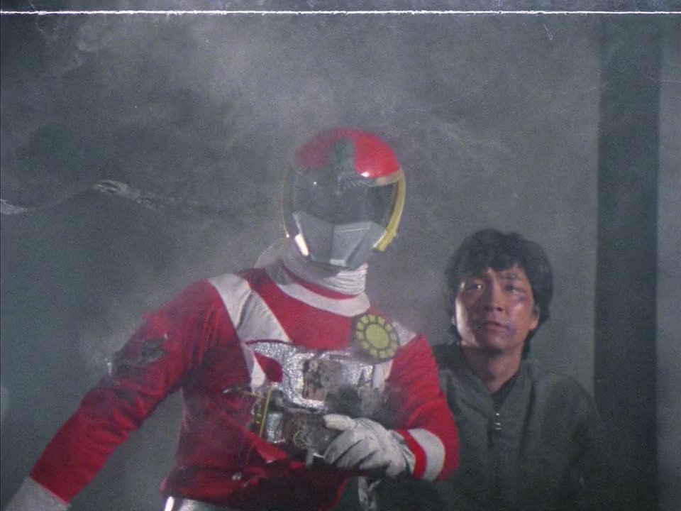 SentaiFiveDX's tweet photo. Last night on the #SunVulcan Rewatch: "Great Escape: Heli Explosion" Hiba's friend comes to town, acting as a double agent stealing Sun Vulcan Robo blueprints, only to find out he's doing it to get close to Black Magma and take them out https://t.co/Yu3Y8v3hYx