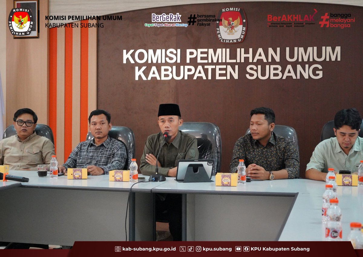 KpuSubang40202's tweet photo. #TemanPemilhi, KPU Kabupaten Subang melaksanakan Rapat Koordinasi Persiapan Pleno Rekapitulasi Pemutakhiran Daftar Pemilih Berkelanjutan (PDPB) Triwulan III Tahun 2026 pada Kamis (24/09/2026).

@KPU_ID 

#KPUMelayani https://t.co/IulXDDf6Zm