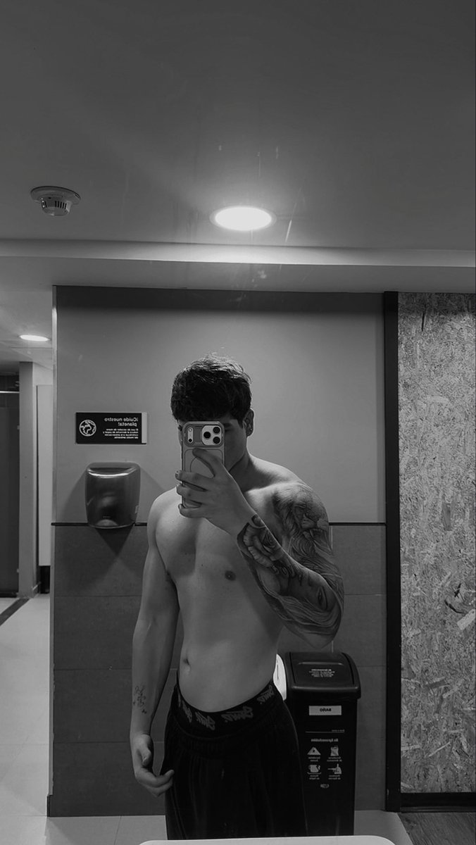 JacobOlive8v's tweet photo. Juicioso #gym #Medellín https://t.co/9XVoRyQgi8