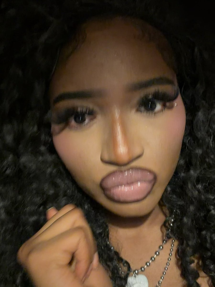 richsexyslut's tweet photo. yall miss my face? https://t.co/Ccv4QrPPNq