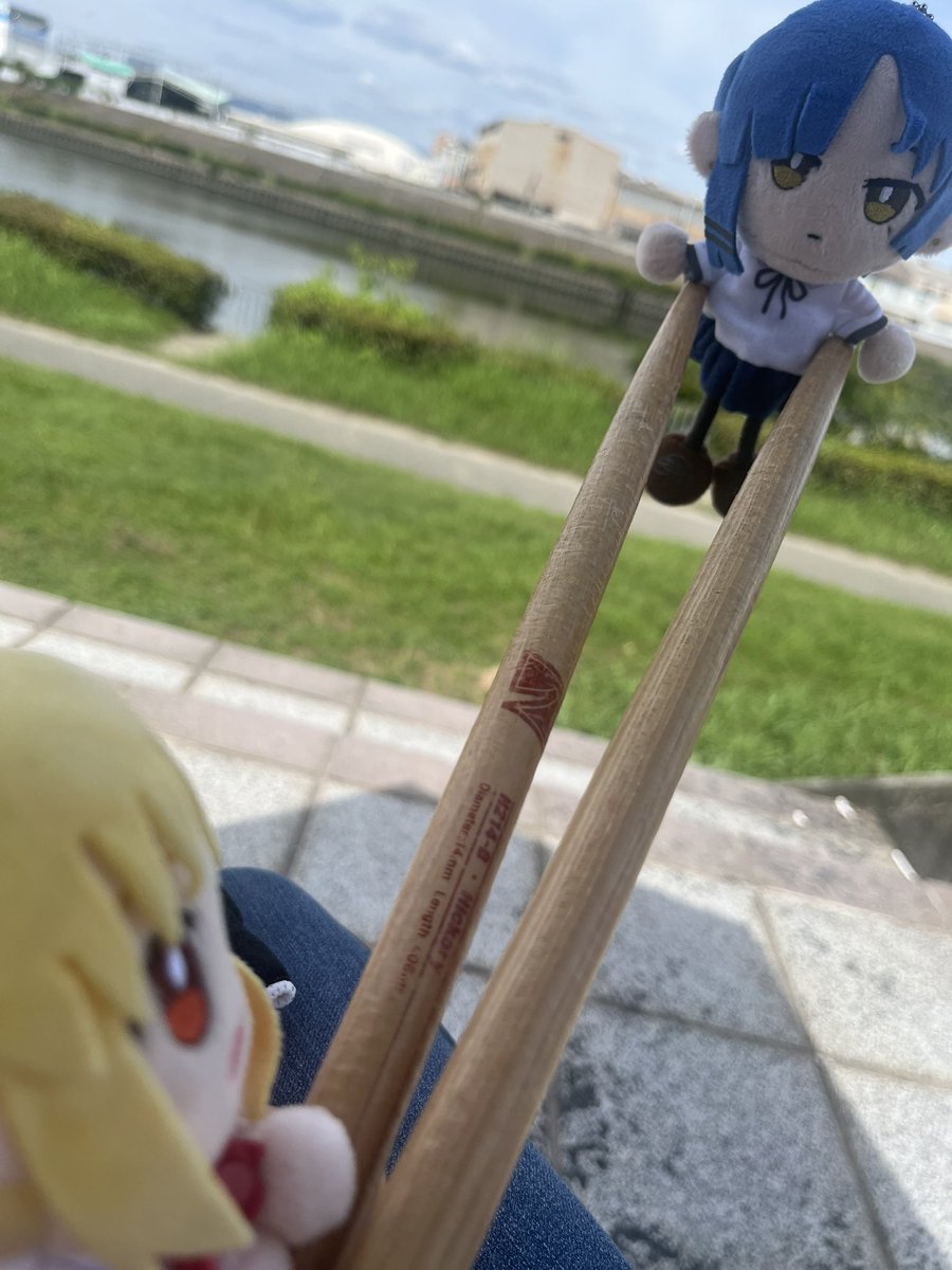 ustier_210's tweet photo. 山田ァ！

お、おろして…虹夏 https://t.co/ysjoGDXM5g