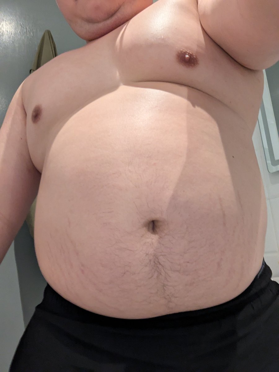 Wakefield_AD's tweet photo. Since it's fat bear week... Let's post belly https://t.co/GS6vReKgac