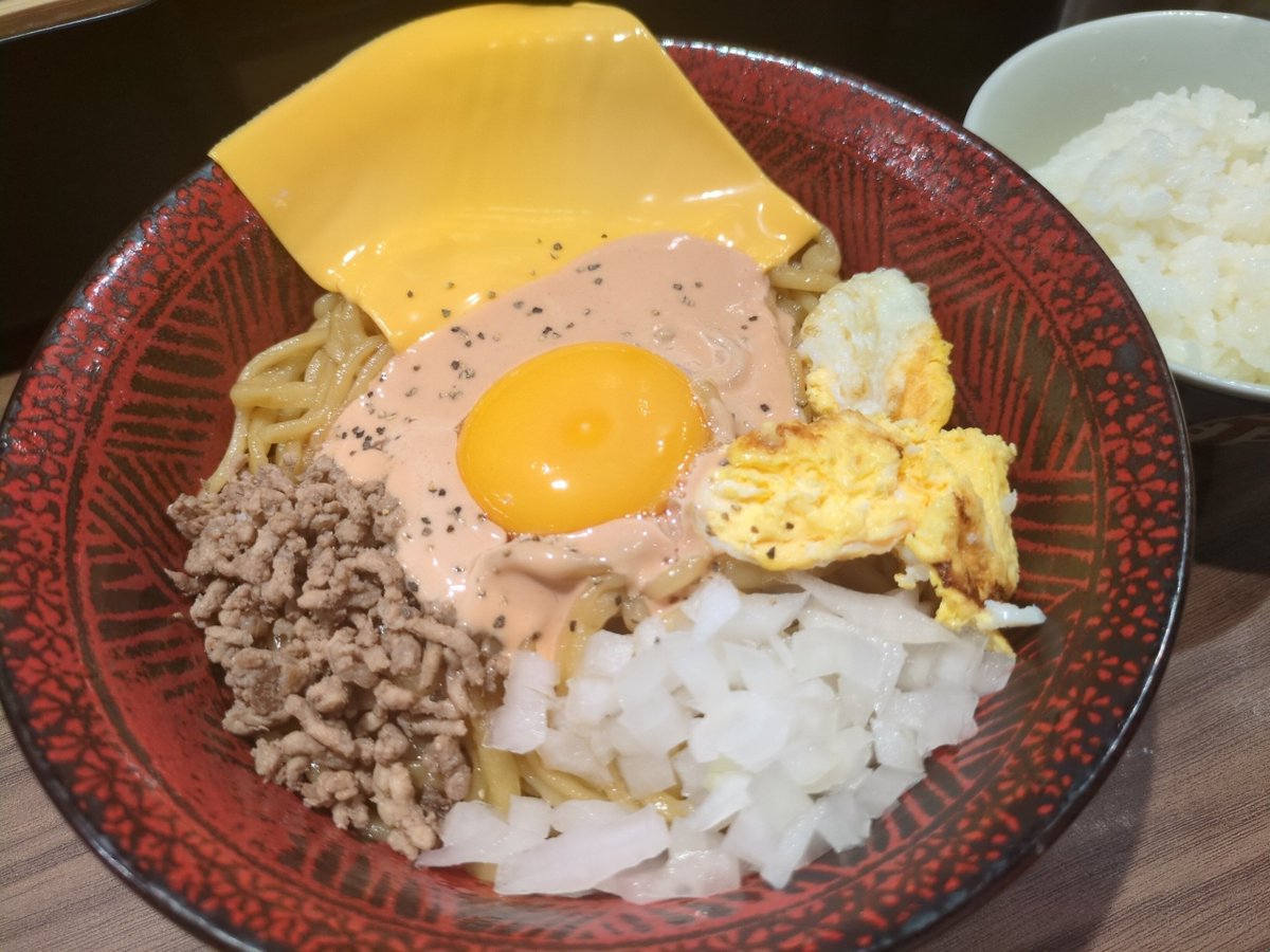 kitasuke_ver2_'s tweet photo. チーズ月見バーガーまぜそば https://t.co/ZMXHhJ9sPQ