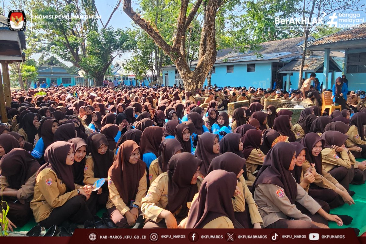 kpukabmaros's tweet photo. #TemanPemilih, Komisi Pemilihan Umum  Kabupaten Maros menggelar kegiatan Sosialisasi dan Pendidikan Pemilih Pemula di SMA Negeri 3 Maros, bertempat di Taman Baca SMA Negeri 3 Maros, Jumat (25/9/2026).

#KPUMelayani https://t.co/vwFRbJgsry