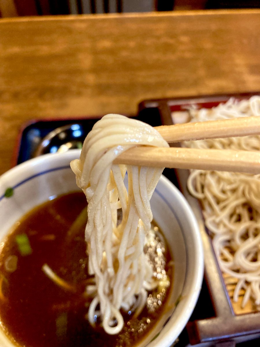 soba_addiction's tweet photo. しなのや＠吉祥寺

鴨せいろそば 950円 ＋ 大盛 150円

吉祥寺から少し歩いたところにある街のいわゆるお蕎麦屋さん。
出前もやってるみたい。
定食が充実してるようなので次回は海老フライ定食なんか食べてみたいな。

#蕎麦 #しなのや https://t.co/an4fqmC5Hd