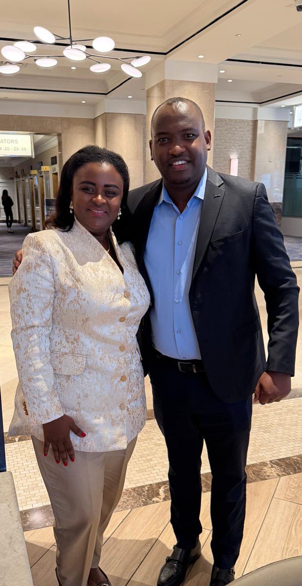 kivuutile's tweet photo. Deux Kivutiens se sont rencontrés à New York et ont parlé swahili plutôt que lingala 😊😊  

@Jadondaruhuye1 @Muyumba https://t.co/slDEMX53Sd