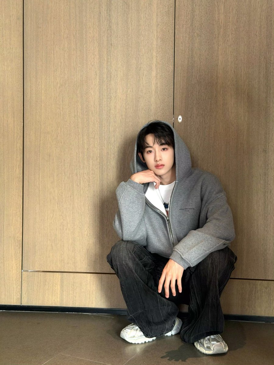 _winwin_holic_'s tweet photo. 윈프분들,윈윈이 잊지않고 기억해주시고 함께해주시는 모든팬분들 맛있는 음식 많이 드시고 즐겁고 행복한 추석 연휴 보내세요🥹🥮💙
윈윈이도 맛있는 음식 많이 먹고 즐겁고 행복한 추석 연휴 보내야해🥺🥮💙
중국에서 즐겁고 행복하게 지내고 있어서 다행이야☺️
너무 보고싶다💙윈윈아💙사랑해💙
#WINWIN #윈윈