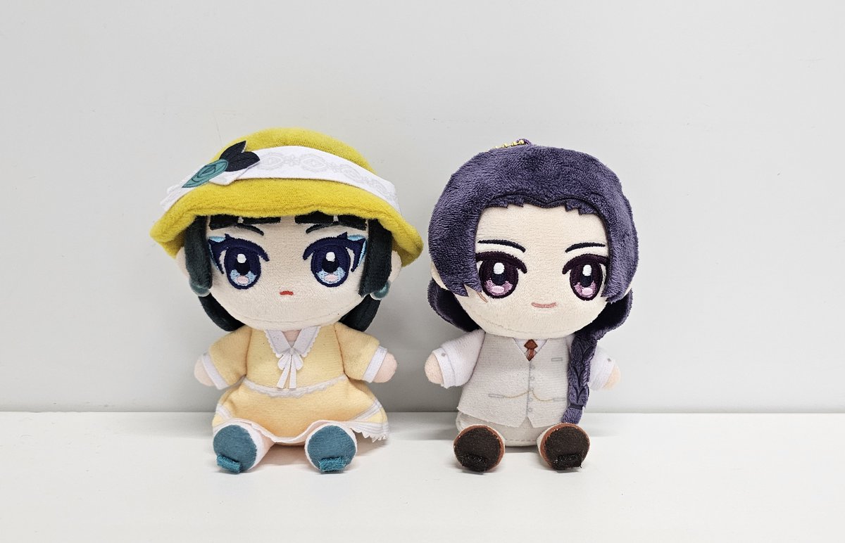 kusuriya_OA's tweet photo. ／ 
 ✨#薬屋たび オリジナルぬいぐるみ初登場✨
＼
 
#しのとうこ 先生監修！
#推し旅『薬屋のふたりたび 大阪篇』から
猫猫と壬氏のおすわりぬいぐるみが
インフォスクエアにて好評販売中🌿

ボールチェーン付き🫶
一緒にお出かけしやすいサイズのふたりです🐈
おすわりも上手なので旅先での撮影にもぴったり📸

 🗓️10/2(金) 23:59まで
 
 🔽  詳細＆ご購入はこちら！
    https://t.co/pVs1dMlnm6
 
#薬屋たび #薬屋のふたりたび大阪篇 #日向夏
