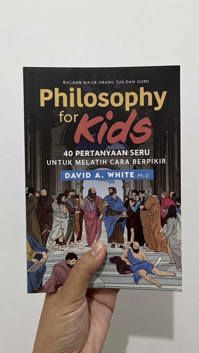 avifahve_'s tweet photo. setelah dibaca, ternyata cocok juga untuk kids 10 tahun 300 bulan yang baru mau belajar filsafat dan setiap jam 2 pagi masih nanya "hidup ini buat apa ya?" https://t.co/AfwnmQluMk