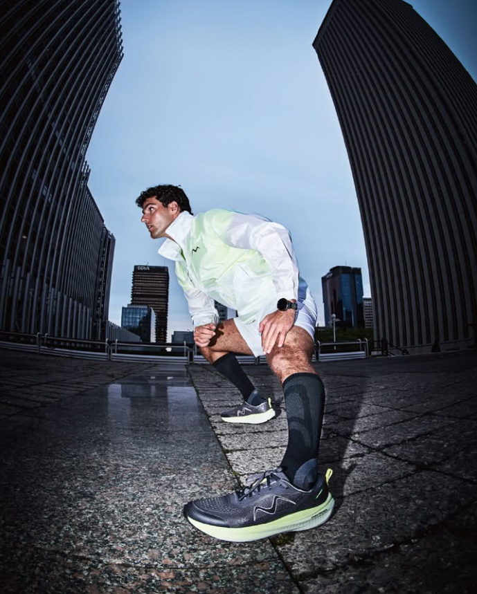 mbt_jp's tweet photo. MBT 2026 FALL &amp; WINTER

MBT-1000 II LACE UP
color：DARK GREY/GREEN GLOW

#mbt #スニーカー #ランニング #ランニングシューズ #スニーカー #シューズ https://t.co/TpsNpBhn5J