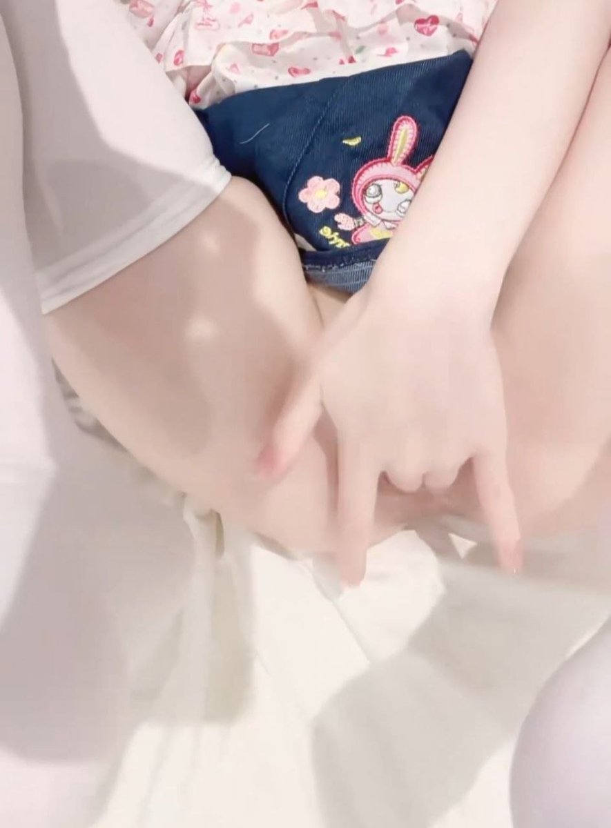 calledQAQ12138's tweet photo. 中秋快乐
下面来自上供的母猪图
#母猪 #上供 #白虎 #母狗 https://t.co/gYbJkUYMgg