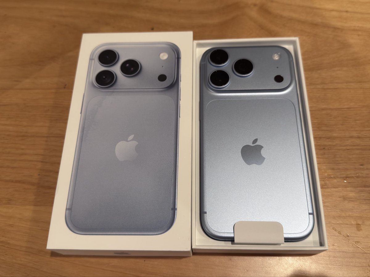 RYO3BIGBOSS's tweet photo. iPhone15pro maxから久しぶりのiPhone購入！
今回は Apple 新宿にて受け取り
iPhone18pro グレイシャーにしました
15→18にアップグレードしたけどこんなに動作のサクサク感違うのか… 

#iPhone18pro
#Apple新宿 https://t.co/OxSPbccodc
