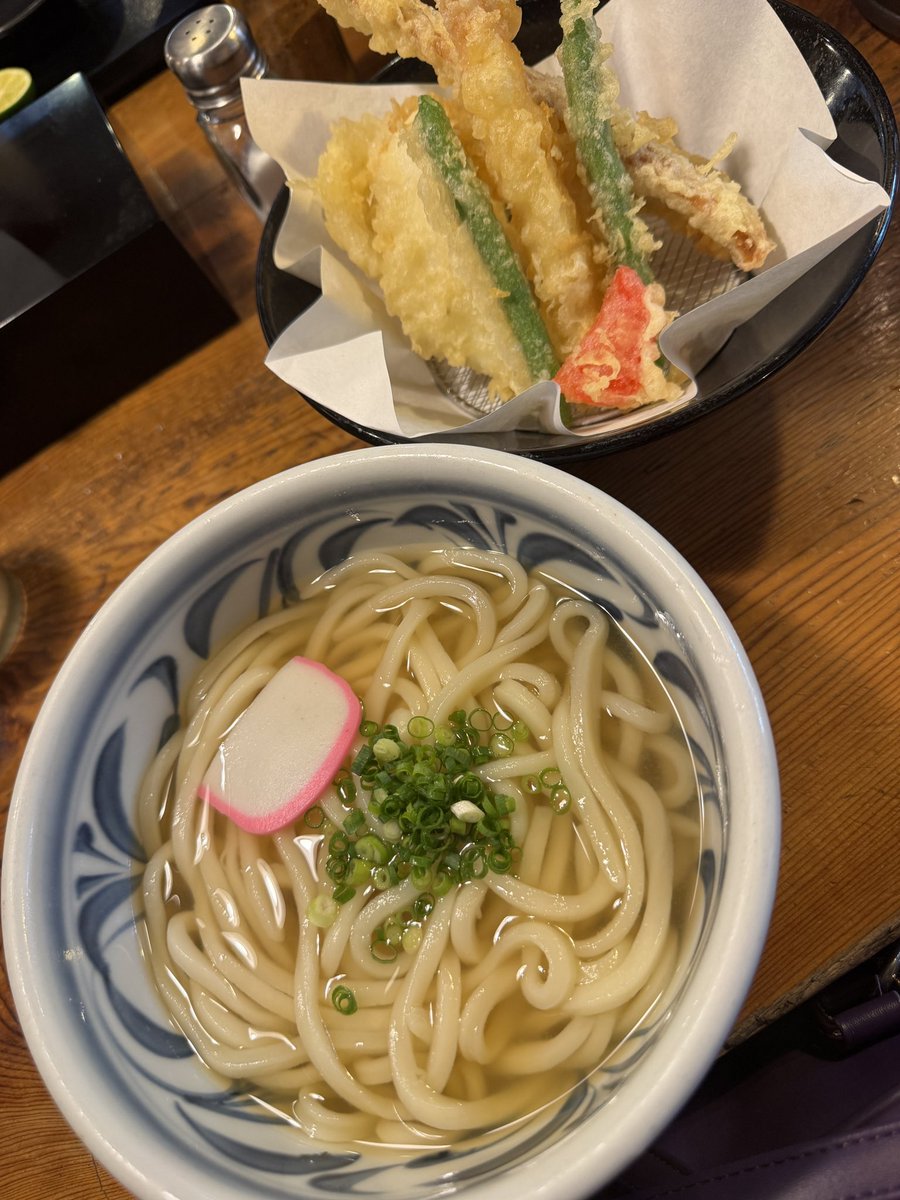 Yocto_'s tweet photo. 彼氏くんと3泊4日四国旅行してきた〜🚗³₃
以前食べ損ねたいろいろ、ちゃんと回収してきたぞ└( 'ω')┘
温泉も良かった〜〜〜！
次は体調管理ちゃんとしようね私…… https://t.co/GiUgQ5BQCQ