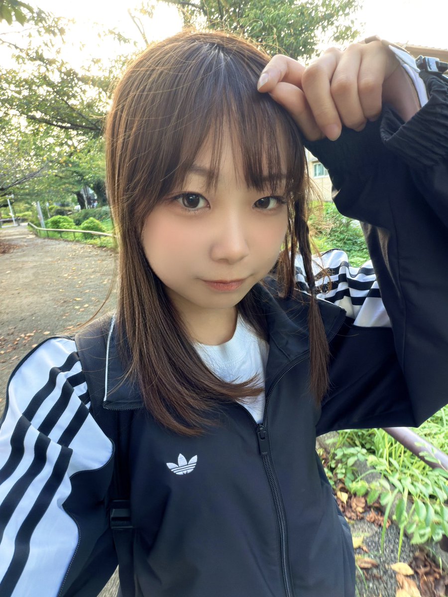 riko_shiroma's tweet photo. 最近お昼ごはん何たべようか迷うんよね〜 https://t.co/nKOgejnOWw