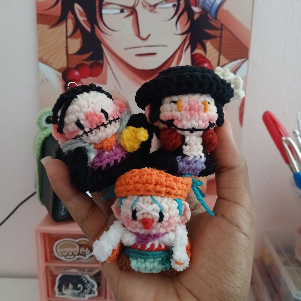 florencycroche's tweet photo. pov: você abriu minha galeria mas eu sou fã de One piece e tenho uma lojinha https://t.co/oJMFfzlg9Y