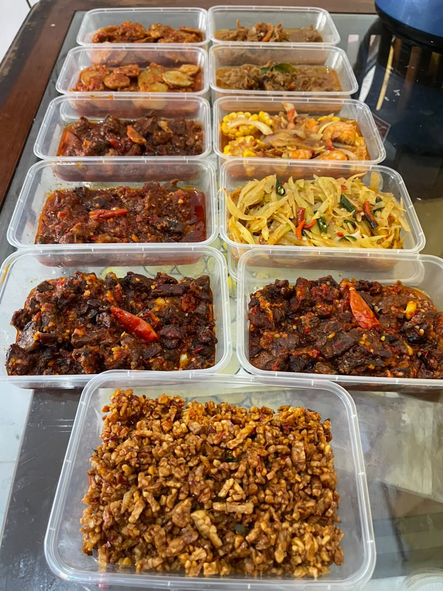 SakapatFood's tweet photo. kalau banyak menu lauk gini, kalian bakal pilih menu lauk yang mana nihh? https://t.co/8PCfkPc8Do