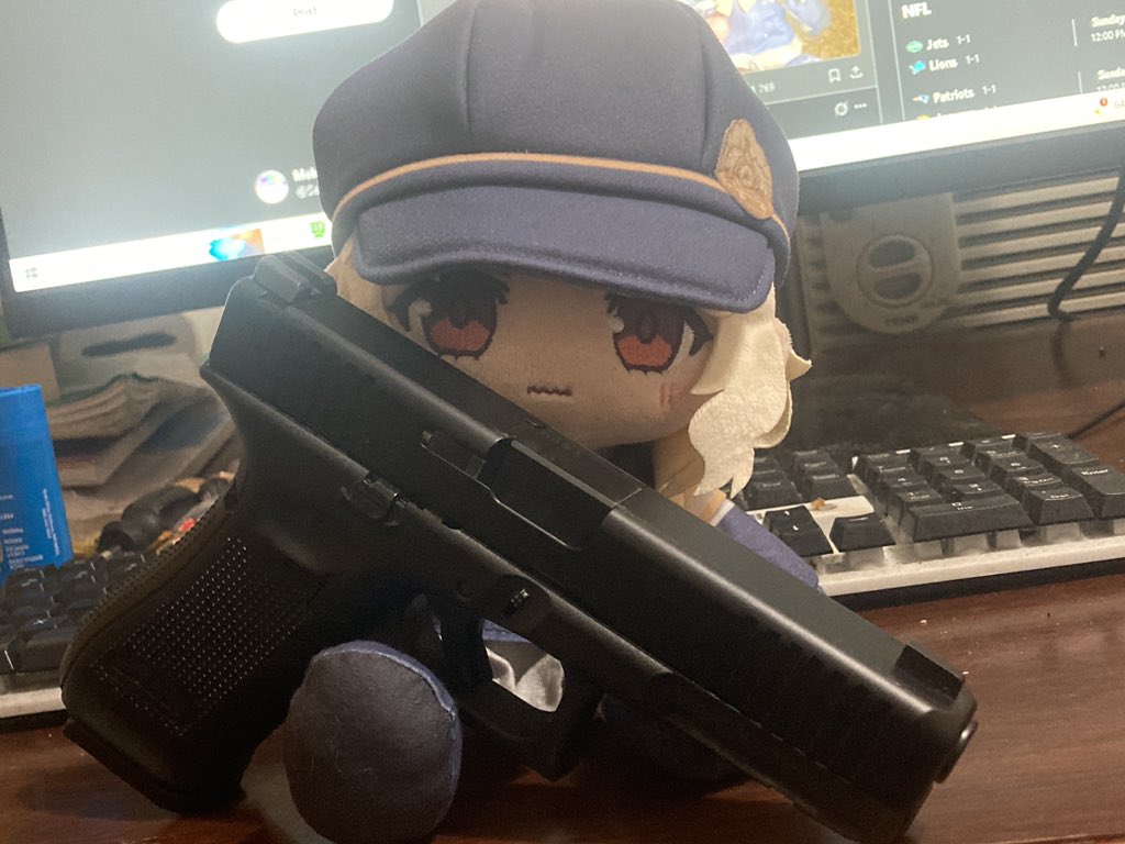 Sentient_AKMS's tweet photo. Do you guys like to have your aob wear her hat high or low? https://t.co/5o9OLMzb9B