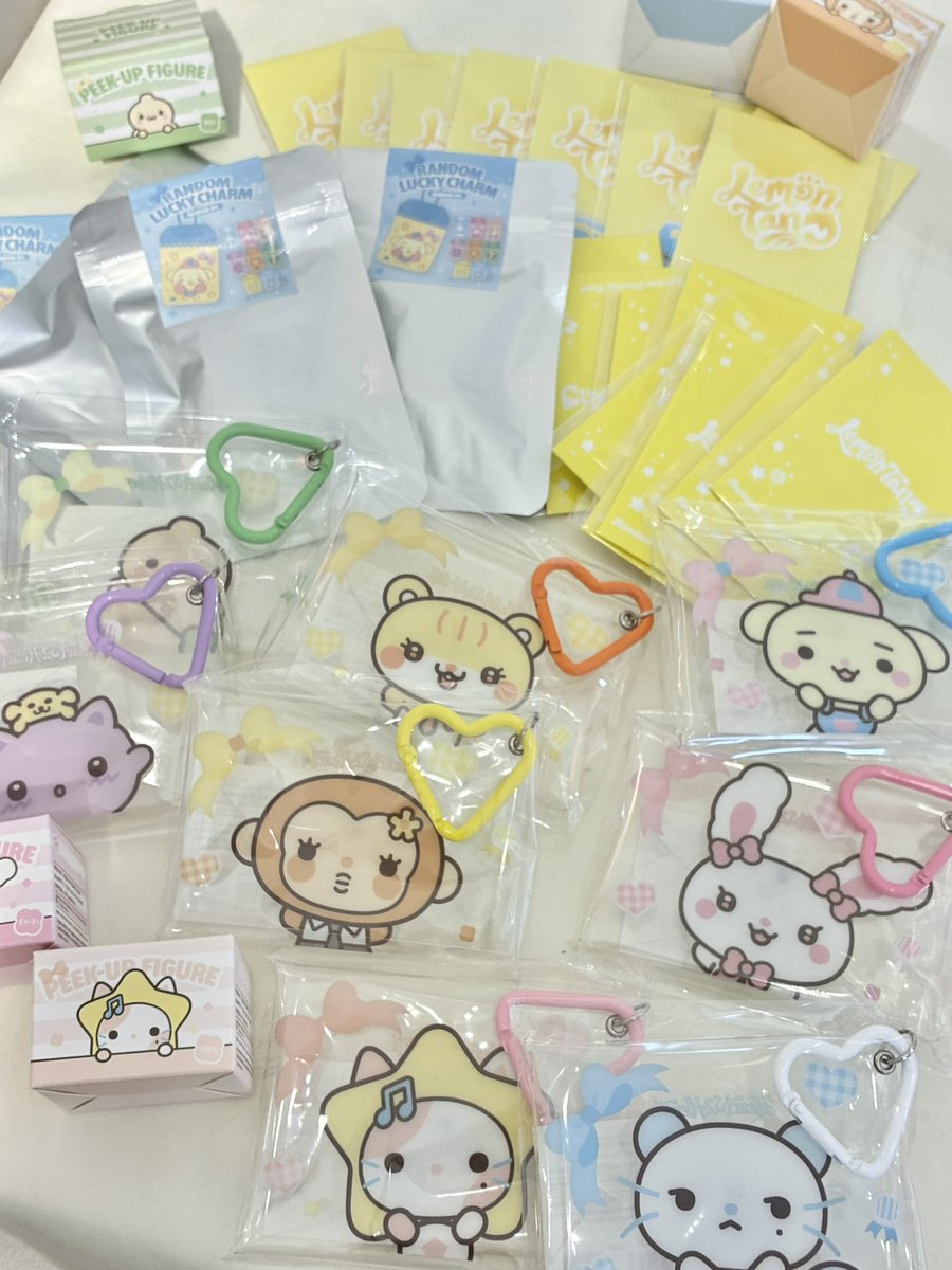 busandepart_jp's tweet photo. スペシャル入荷🍋🌊
Hearts2Hearts lemon tang MDがなんばマルイ店に入荷しました‼️
ライブ参戦にぴったりなぬいちゃんがたっぷり🩵購入特典トレカも贈呈いたします🎁
大人気商品なのでお早めにゲットしてください💨
ペンライトも取扱中です💎
#H2H #Hearts2Hearts好きな人と繋がりたい https://t.co/Wf8Jxlj4Kq