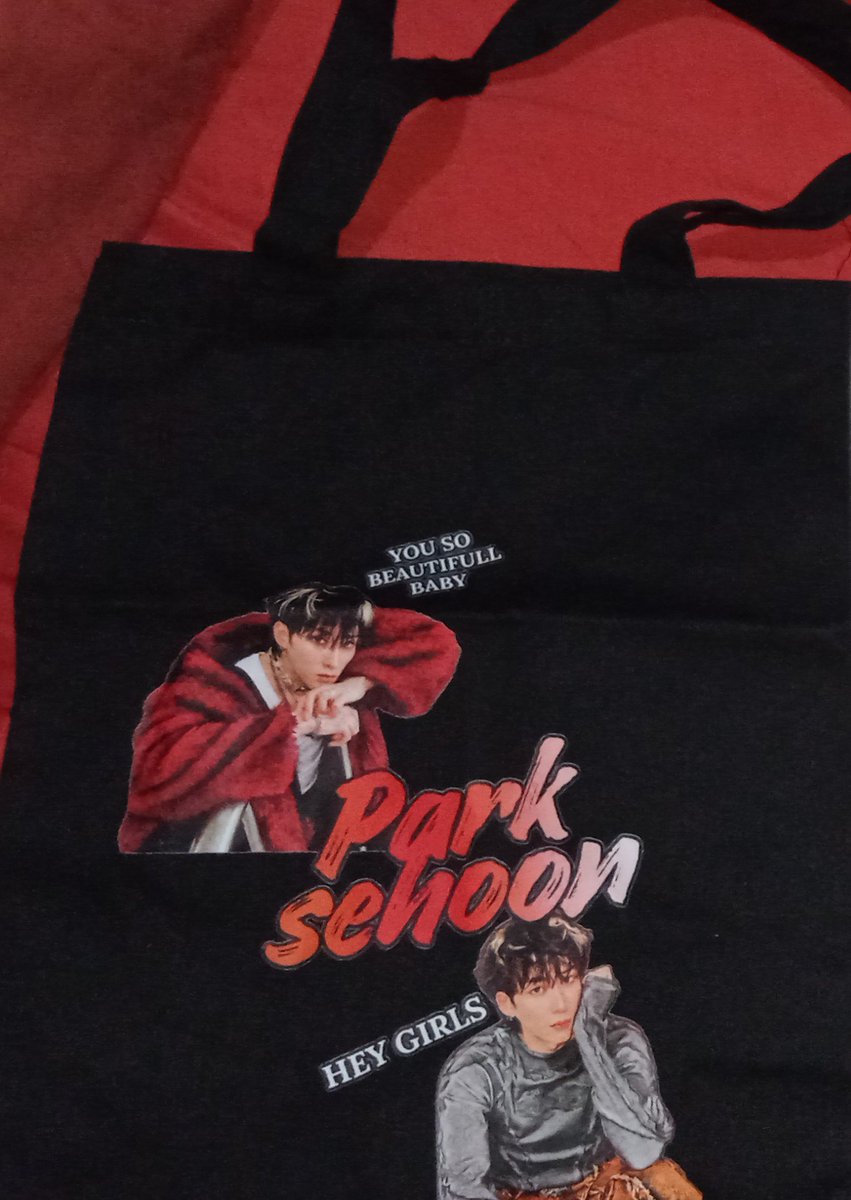 TATABINVIN_'s tweet photo. Persihoon kalo aku open order batch 2 desain ini kalian mau ga, tp cuma ada warna hitam, dan ukurannya juga lebih gede, tp harga tetap sama kok 35k , nanti ukurannya 35x40 yang minat langsung aja dm aku ya #WAIN #XODIAC #PERSIHOON https://t.co/Uf9DQwOlRu