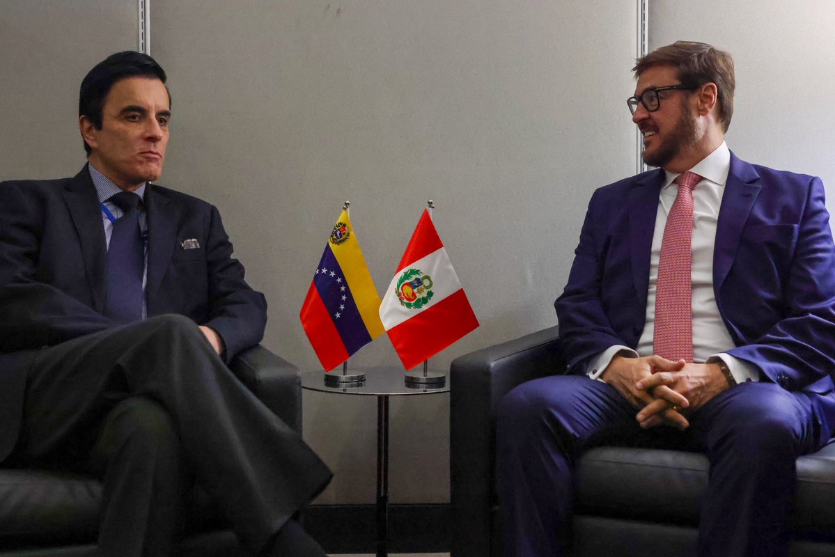 plasenciafelixr's tweet photo. El día de hoy, en la ciudad de Nueva York, nos reunimos con el Canciller de la República del Perú, Carlos Espá, en el marco del proceso de restablecimiento de relaciones bilaterales entre nuestros países.

Ambos coincidimos en la importancia de fortalecer los vínculos históricos que unen a nuestros pueblos y de seguir dando pasos sólidos en la consolidación de esta nueva etapa de relacionamiento, basada en el respeto mutuo y la voluntad de construir una agenda común de desarrollo para las Américas.