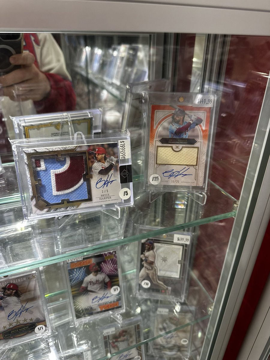 ScratchbyShmo's tweet photo. @CardPurchaser Was at the Phillies game tonight and saw some Sweet cards 🔥🔥 https://t.co/06gB7isotu