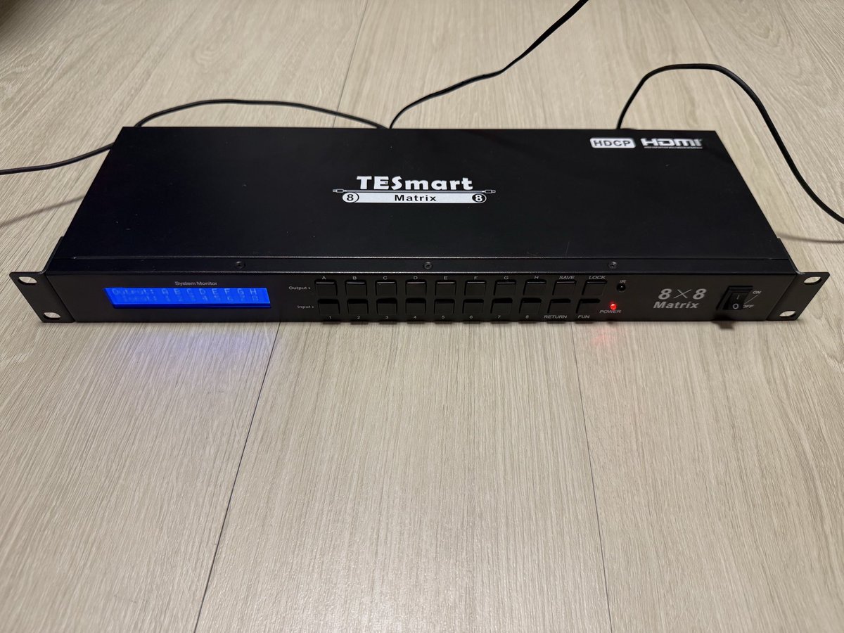 asaminyp's tweet photo. これでレトロゲー環境完璧やな
出力4つしかないけど https://t.co/VaG8hYisWn