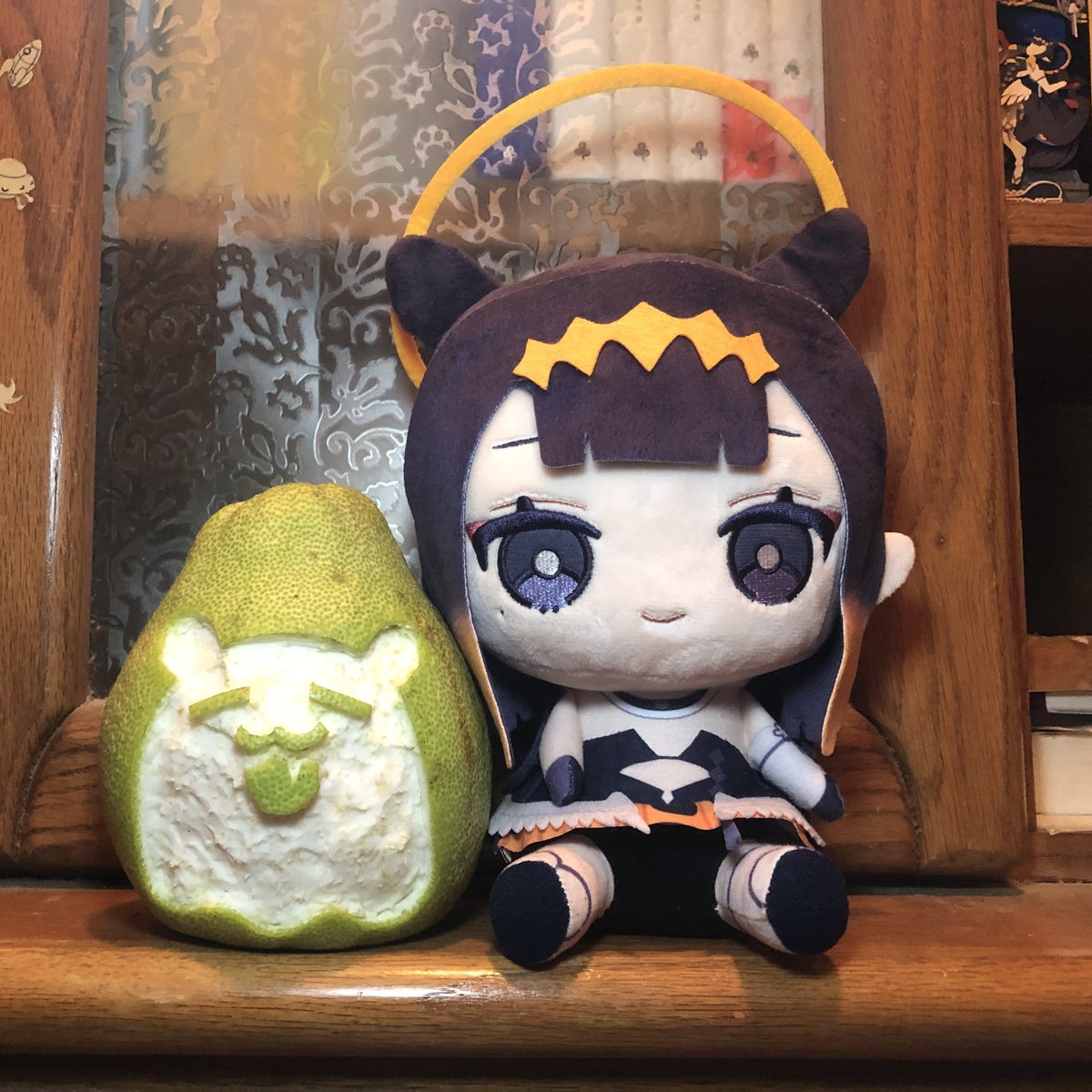 chuemi_treeeeee's tweet photo. Happy moon festival!!🌛🥮🐙

Got tons of pomelos so I try making a tako-sculpt.
Looks cute.
Definitely not cannibalism, humu.

#TAKOTIME https://t.co/pWl98mpYBC