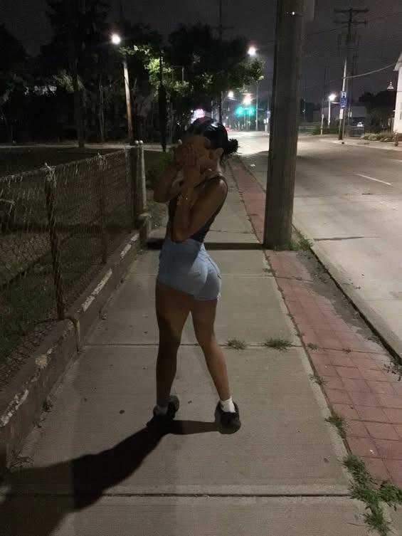 Lil_Mama018's tweet photo. Hi yall I'm Mimi if yall tryna buy sum content or spoil me hit me uppppp https://t.co/1ejZZmC7Qn