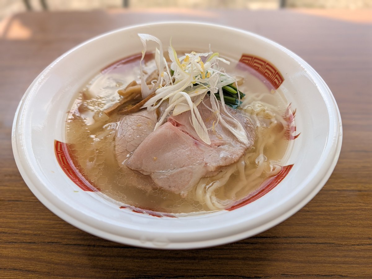 naooooooo20's tweet photo. pickerel @ 熱狂中野ラーメン祭

2026/09/25（金）
12:00 予約
12:02 着丼

3杯目

ガツンと来る貝を想像してたけど繊細なヤツだった。麺も柔め薄めで繊細な平打ちで珍しい。カーペンターソーダが美味しかった

並び列か示す通り紫陽花がダントツと思った

#ClamShio
#CarpenterSoda https://t.co/eq9hgX9I9l