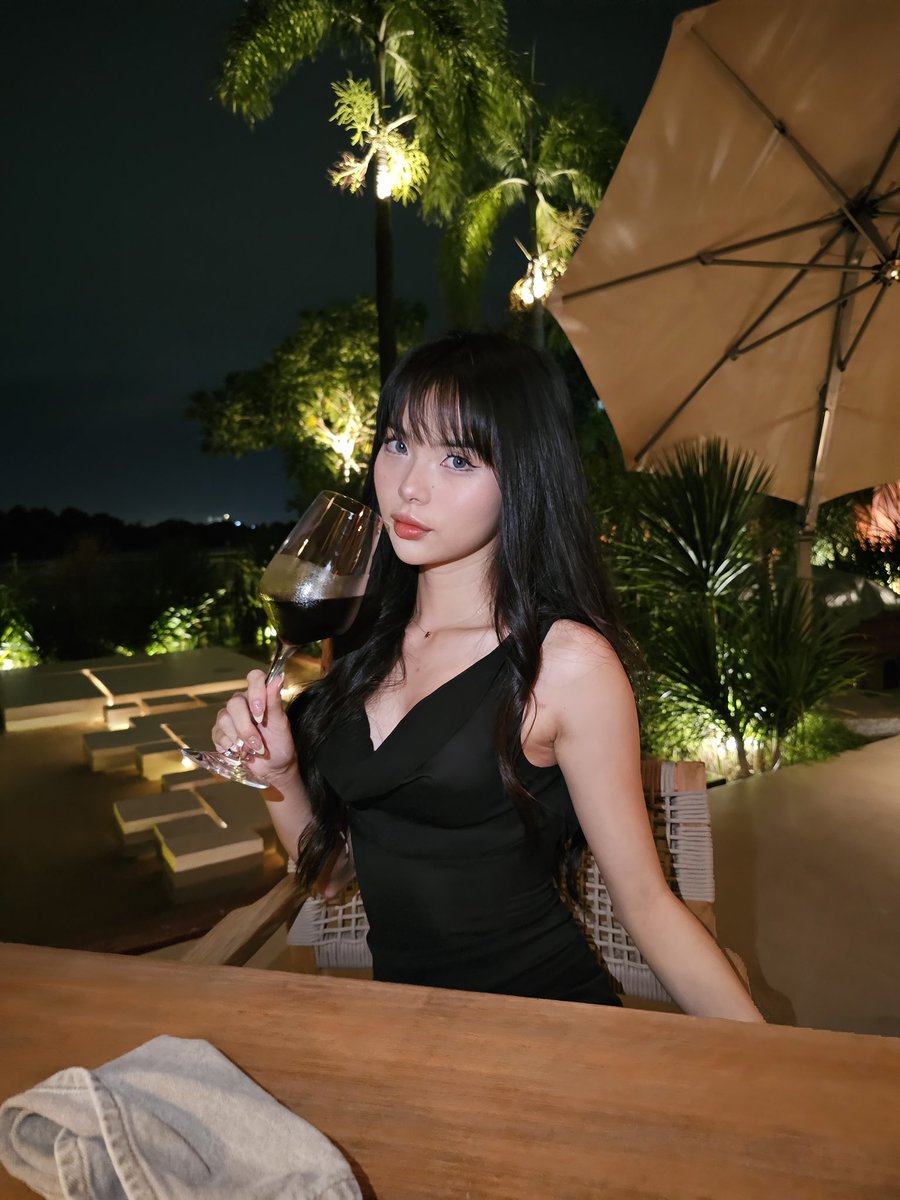 exposurexmina's tweet photo. Small celebration after draining my bitch’s bank account. I wish the balance went negative 💋 https://t.co/2XmkGLPWlX