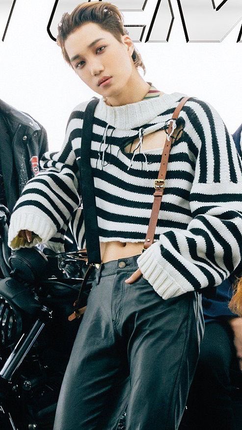 Eterna1_01's tweet photo. 어떤미친사람이남자한테크롭티입힐생각했을까 https://t.co/BhphLaYFiL