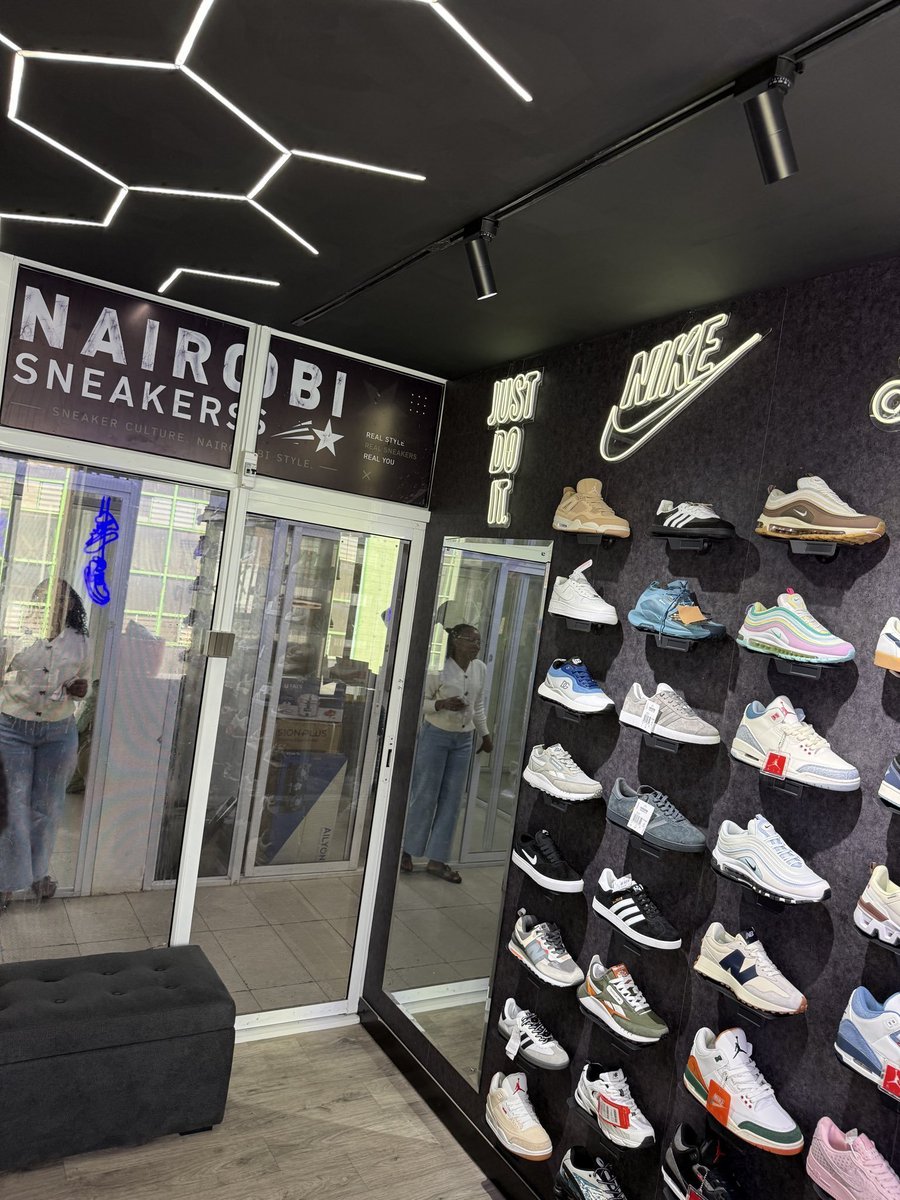 osoroKE's tweet photo. What are you selling today?
Nairobi Sneakers is your number one shoe plug. We have plenty in stock and in different sizes.
Our prices are affordable, get in touch via 0798542232 or visit Philadelphia House, 5th Floor, Shop 522 ||Tom mboya St || Next to AFYA CENTER
Leo mtakam? https://t.co/wElSJ7Lw4y
