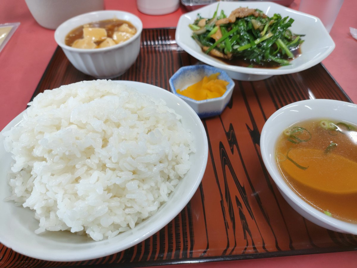 nada6876's tweet photo. おつおろし！！

かれこれ30年以上食べ続けてる

「若鶏のニラ炒め定食」
ご飯超大盛り‼️　
ニラ炒めのタレでご飯が進む進む https://t.co/KXnUSXTZfK