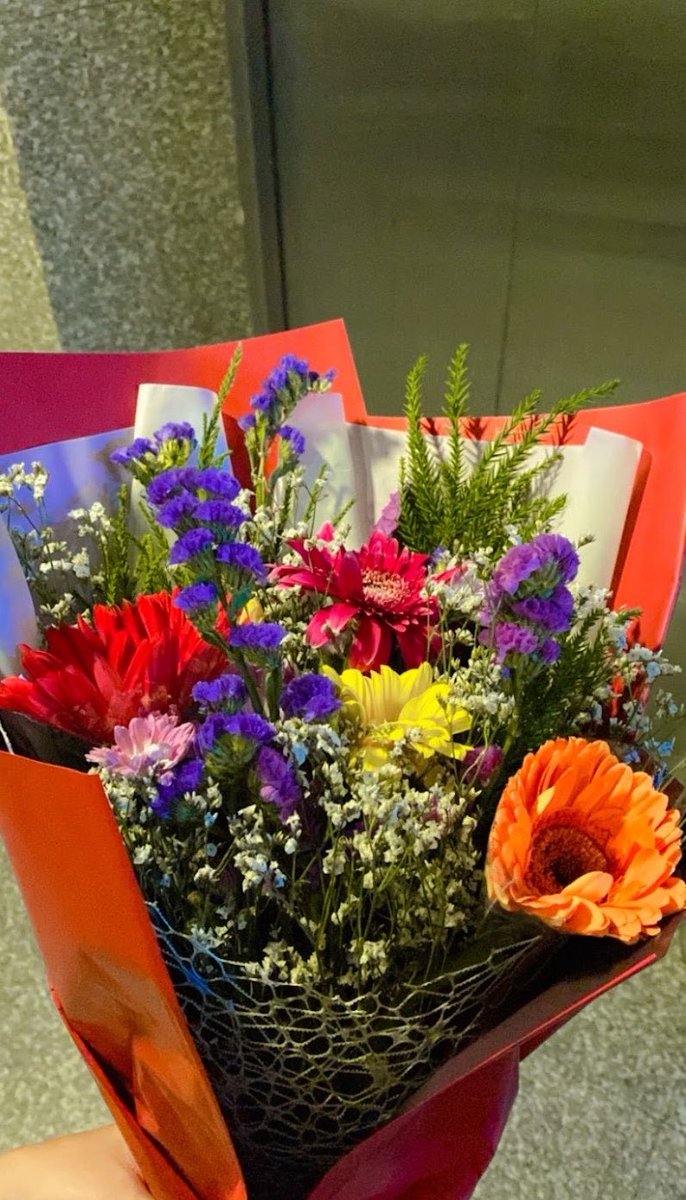 ThxUb47s's tweet photo. The final bouquet. 🌷 https://t.co/nBv02bFfqI