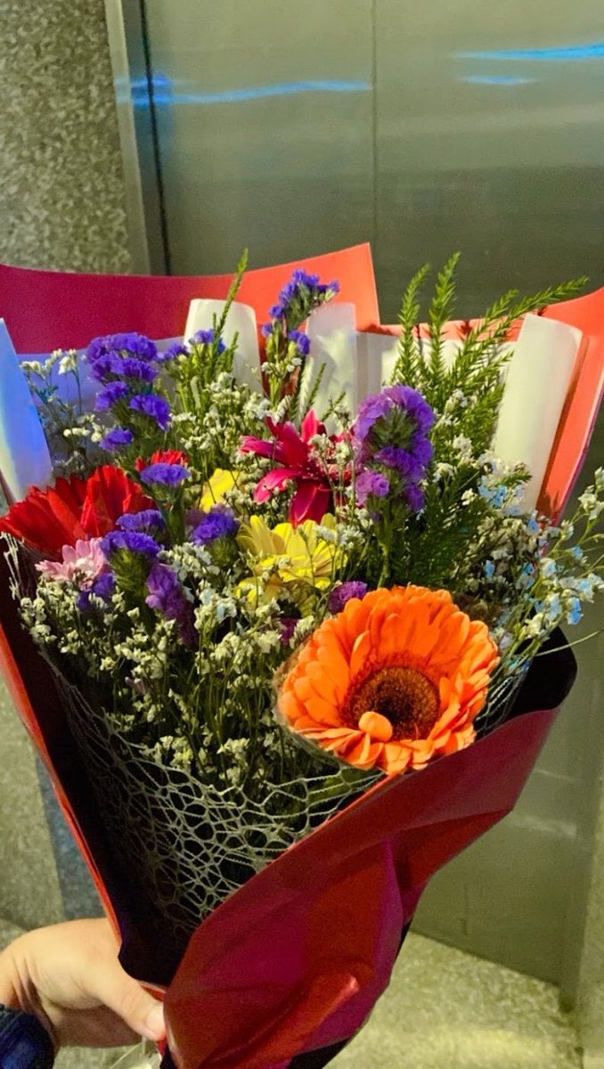 ThxUb47s's tweet photo. The final bouquet. 🌷 https://t.co/nBv02bFfqI