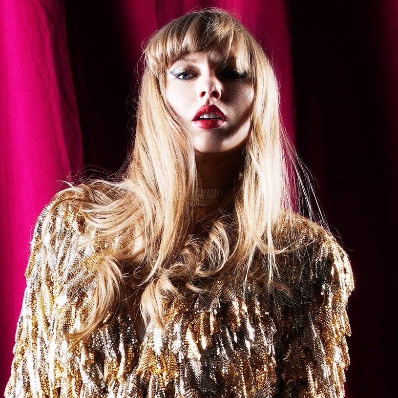 sboficial's tweet photo. 🚨 Taylor Swift acaba de lançar o The Life of a Showgirl: The Encore em todas as plataformas digitais.

“Patient Zero”, “Cleveland!”, “Pink Clouding” e “Babylon” são as novas faixas presentes na versão deluxe.