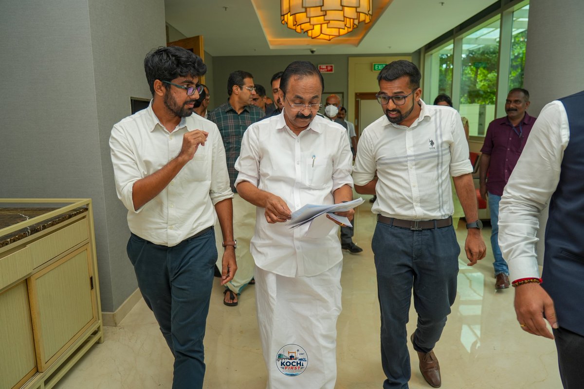 KochiFirst's tweet photo. Presented our "Kochi Metropolitan Vision 2031" to honourable CM @vdsatheesan 🤝❣️

Let's work together to make Kochi the next tier 1 city 🔥

Follow @KochiFirst for more of Kochi 

@iprdkerala @cskerala @invest_kerala @rojimjohn https://t.co/ScK3wkrOb7