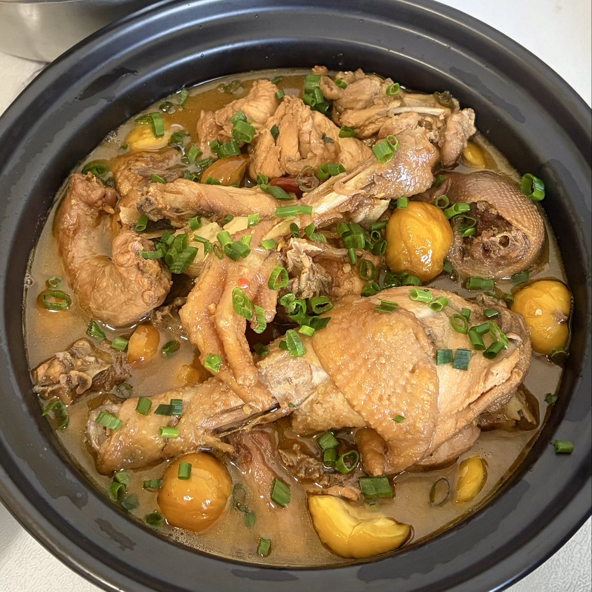 Ttcookingdiary's tweet photo. 板栗烧鸡！
友友们中秋快乐🎑 https://t.co/2w8PI13YM0