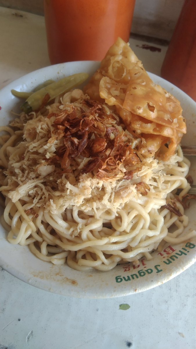bweadle's tweet photo. brunch warga desil 10😌🙏🏻 https://t.co/gpYBZdcERs