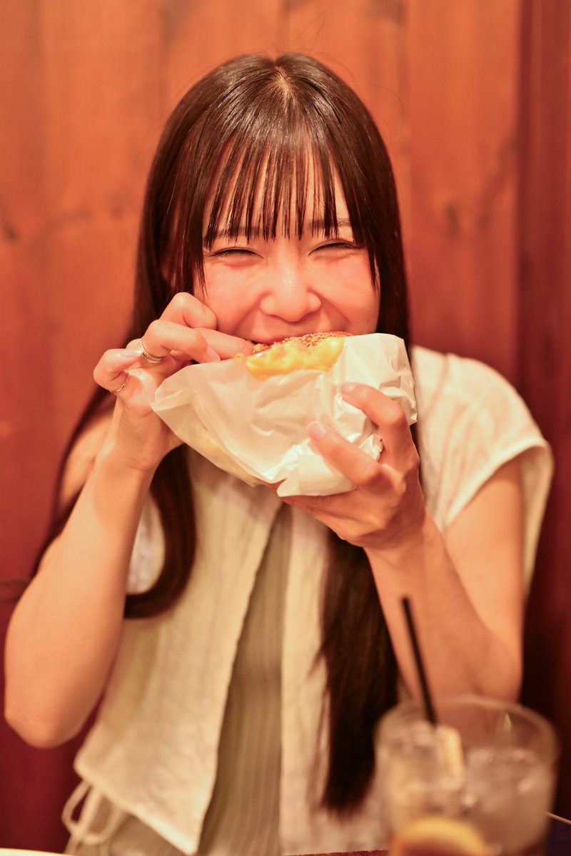 yui_787B's tweet photo. お昼は、1人で職場近くにあるお店でこの🍔食べてきました🤣

Model:#田中優衣 さん(@yuiyuiyui_mmc)
 #ゆいゆいフォト
 #チェリッシュ撮影会(@cherish_camera) https://t.co/mNYqS6V96I