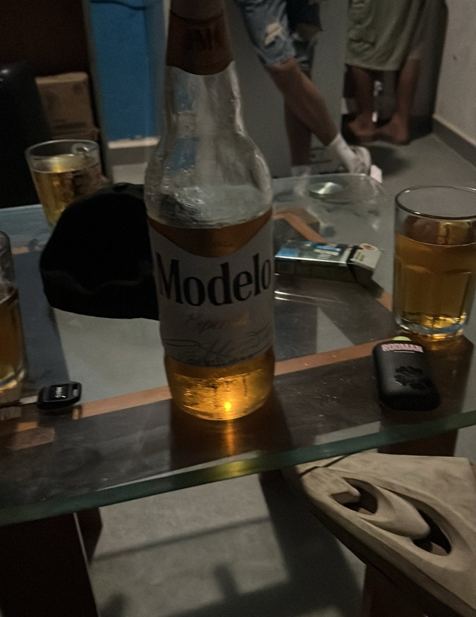 Almeida_1111_'s tweet photo. 7 días bebiendo… https://t.co/EzQjWCSS0C