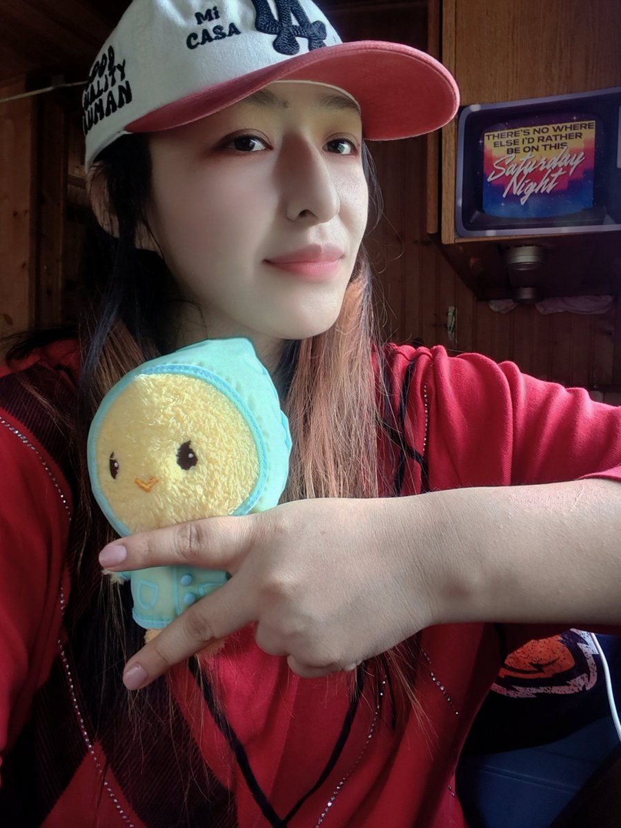 lau_iren's tweet photo. I have too many feelings going on. 
And of course I got TAEMIN's LA hat. I feel so confident! 
YOU MA DRUG @xoalsox @taemin_xoalsox

#태민 #TAEMIN
#PHASE1_SoftViolence
#FLOAT #Gooey https://t.co/1dr8GvK7B6