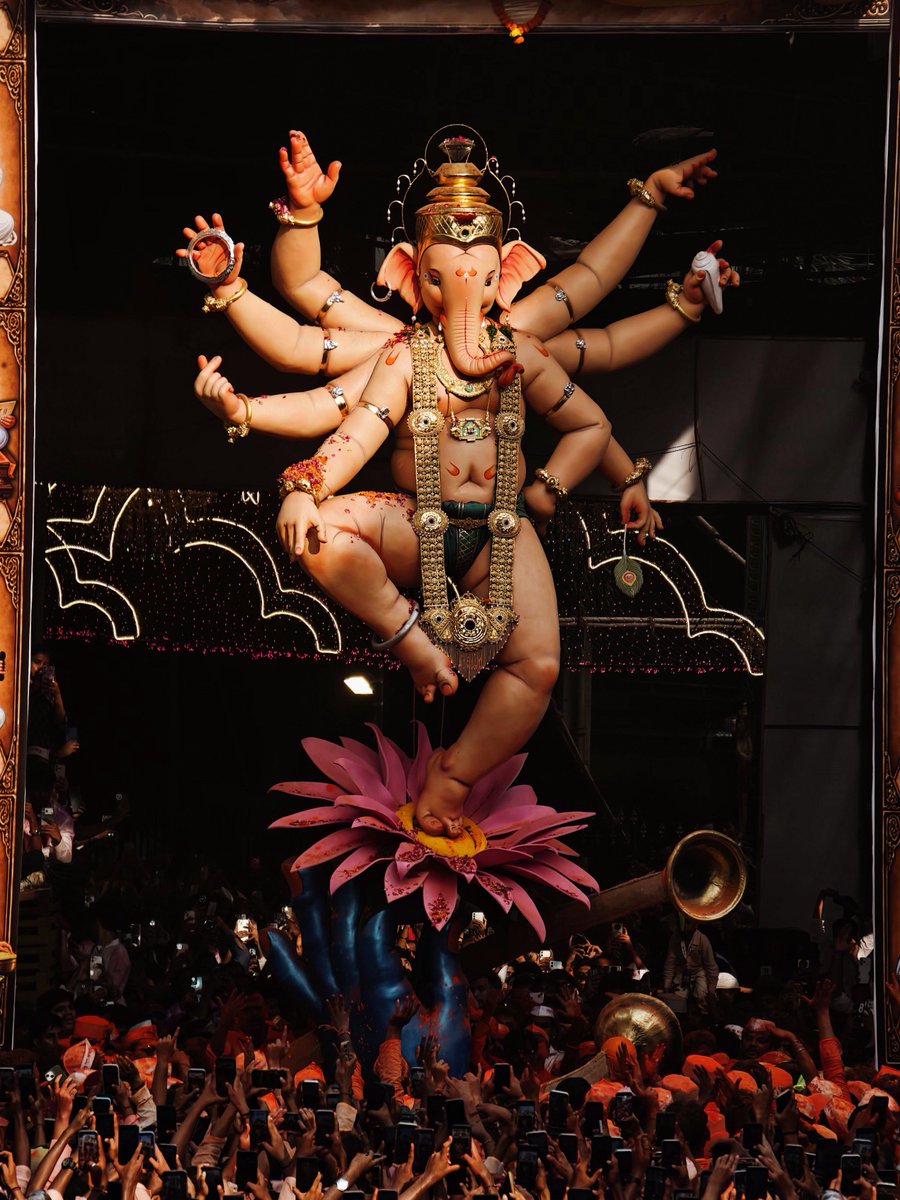 AudiPhotography's tweet photo. Mumbai cha Raja! 
One of the most incredible things I've witnessed. https://t.co/VRX3SFZYgT