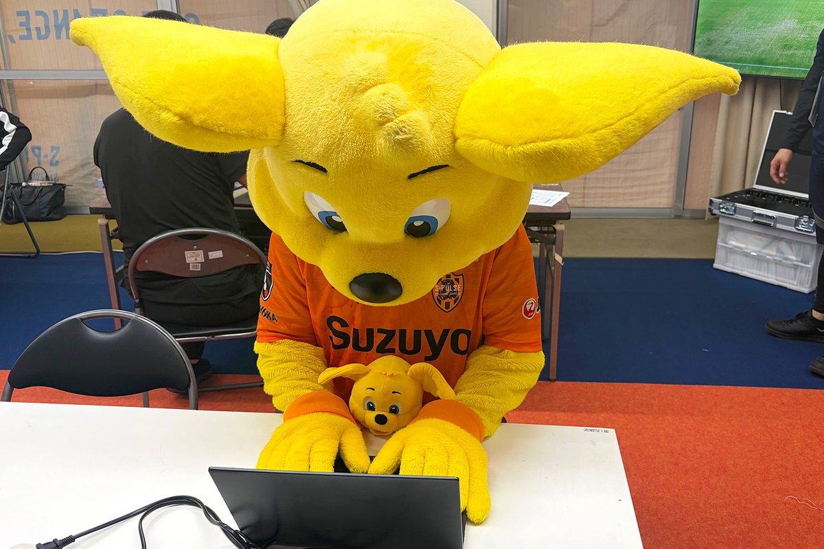 spulse_goods's tweet photo. デスクワークの味方👀
パルちゃん＆ピカルちゃんも『ふんばるず』✨

🔗https://t.co/L9vEIXukcr

#spulse 
#spulsegoods https://t.co/U15j6bsuoG