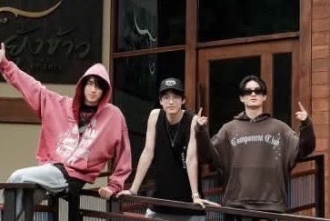 mamohyung's tweet photo. สามเสือตัวติดกันตลอด 🐆🐆🐆 https://t.co/iT7SUBF20i