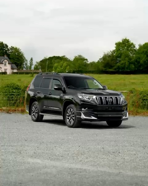 noemaynard716's tweet photo. Another 2023 Land Cruiser just arrived: top-spec diesel, 7 seats, only 23k miles. More arriving at the end of each month, so call anytime to reserve yours. https://t.co/DfKTyIcLrk