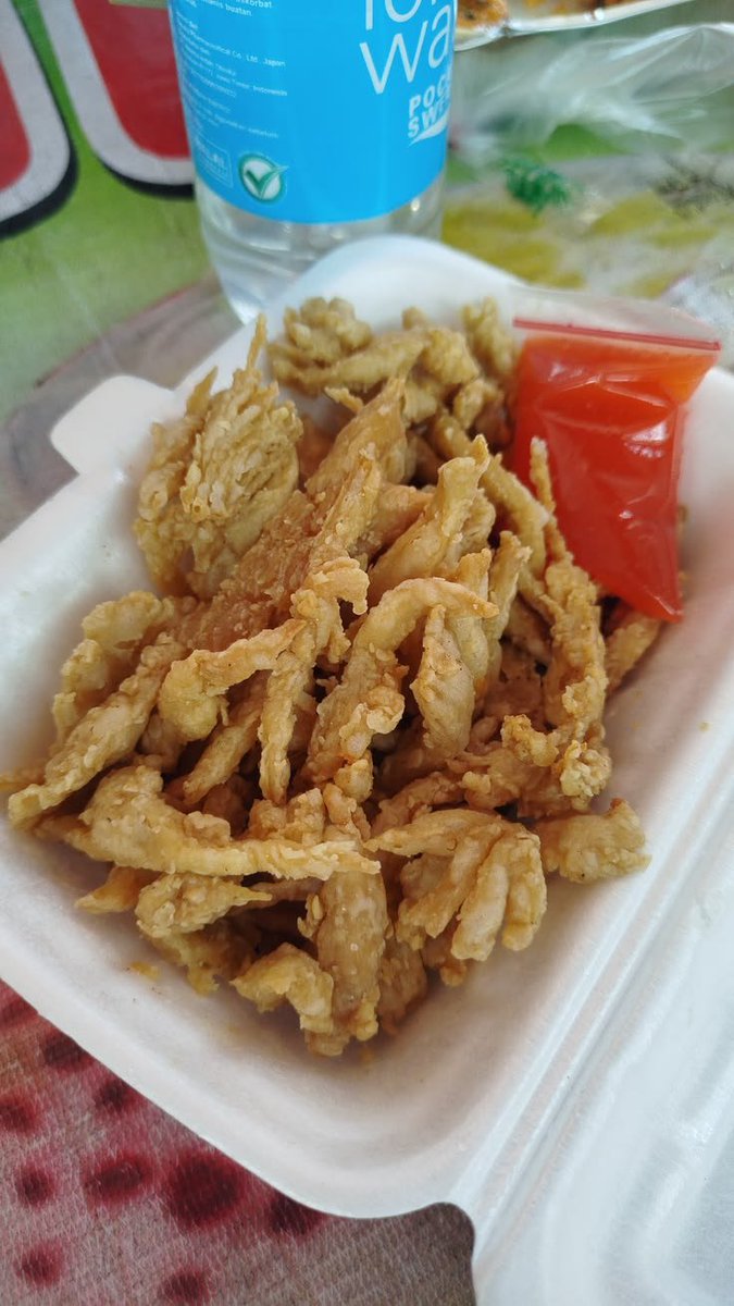 nenden_15's tweet photo. Jamur crispy 🆚 kentang goreng

Mana jajanan sekolah fav kamu!! https://t.co/CEcIAny5lq
