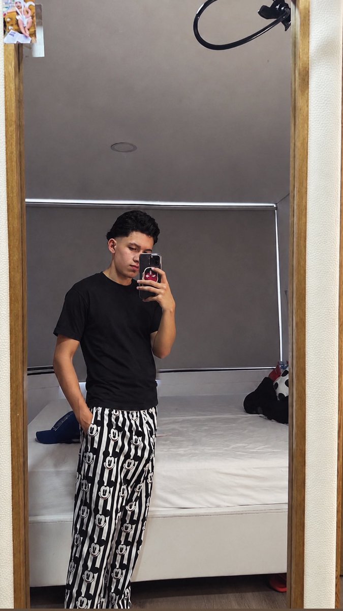 samuelbst_18's tweet photo. After School🥴🎁👇🏻

https://t.co/ejluabEtoR https://t.co/jSgf57bRV4