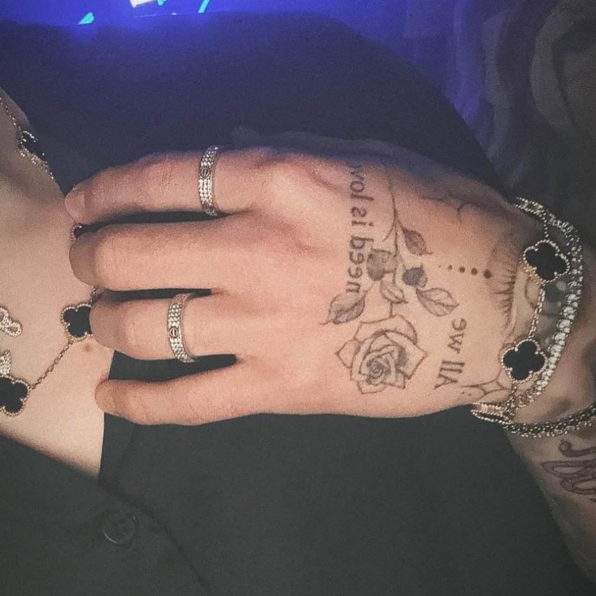 dancarrillito's tweet photo. los únicos tatuajes que debería tener Carrisex… https://t.co/XqIVR06v6I
