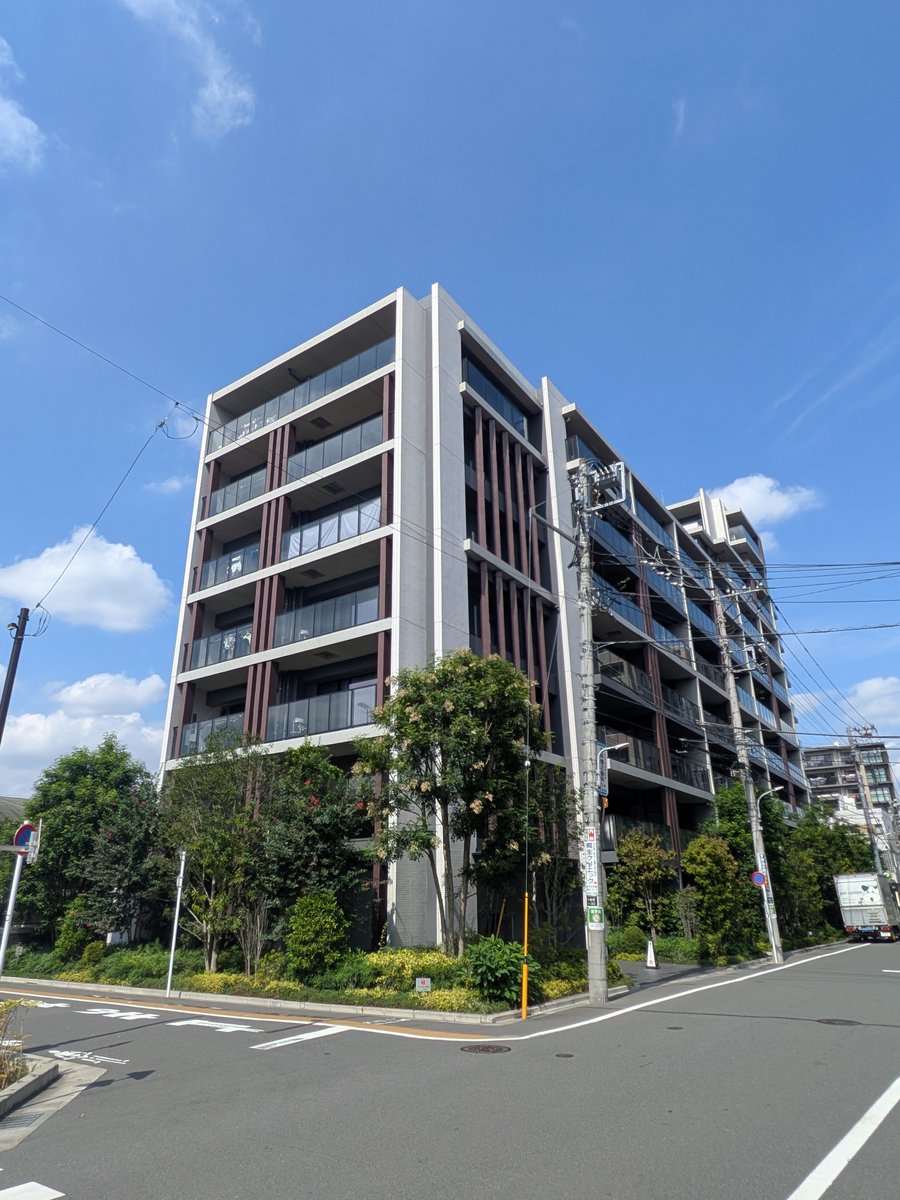 sunde_ritsu's tweet photo. 調布、外観イケてるマンション多くていいね

・シティハウス調布
・リーフィアレジデンス調布小島町
・ パークホームズ調布ザレジデンス
・ セントラルレジデンス調布ステーションコート https://t.co/cAT1lm5tqo